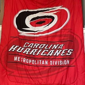 Twin size comforter. NHL branded Carolina Hurricanes official logo w/ sham